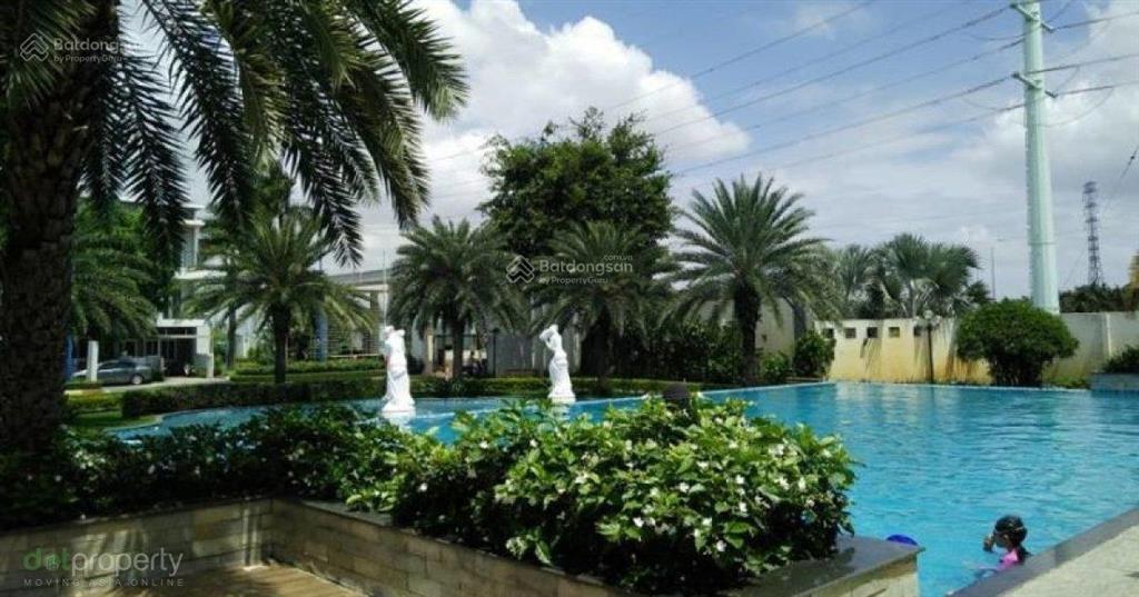 Bán gấp căn gốc 128m², nội thất mới, hđ thuê dài hạn, cạnh sân vườn lớn, sổ hồng