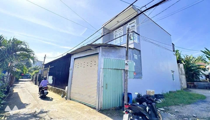 Nhà lô góc 2 tầng mới đẹp, vị trí vip, 3,9 tỷ
