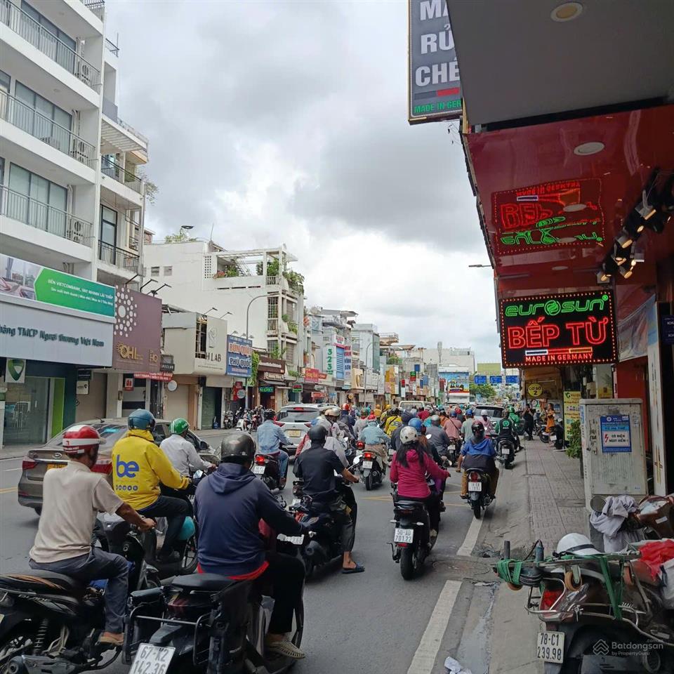 Nhà 5t ngang 5,4m, kinh doanh cực tốt mặt tiền đường lớn gần công viên gia định, q. phú nhuận