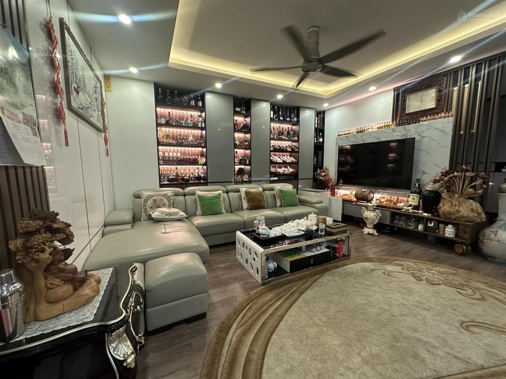 Bán căn hộ siêu đẹp c18 xuân la 655 lạc long quân 101m2 có 3pn
