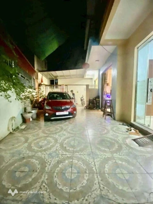 Nhà 48m², 2,5 tầng, 3 phòng ngủ, hướng Đông Nam, ô tô đỗ sân, giá 1,75 tỷ