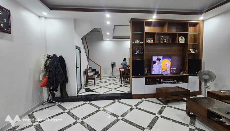 Chính chủ bán gấp căn nhà 56m2, ngang hơn 6m tại Kiến An, Hải Phòng, giá chỉ 2 tỷ