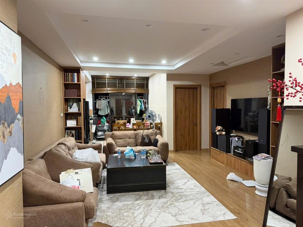 Bán căn hộ tòa nhà c18 xuân la 88m 2pn giá 8,2 tỷ