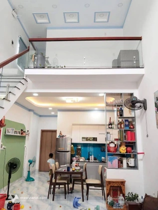 Nhà Thuận Giao 2,4 tỷ, sân ô tô, 3 phòng ngủ