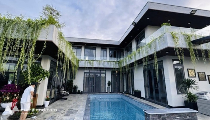 Bán biệt thự 1200m2, full nội thất, đường An Hạ, Bình Chánh, dọn vào ở ngay thôi anh chị ơi