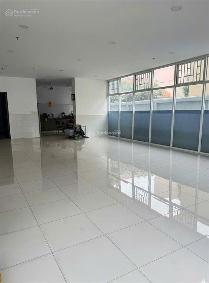 Bán gấp căn shophouse khối đế chung cư carillon 5