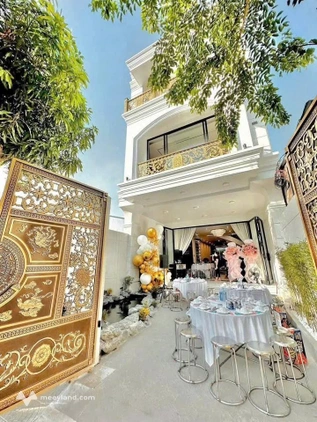 Nhà 3 tầng, khu quy hoạch Bàu Vá view đẹp full nội thất xịn sò, chốt kèo ngay