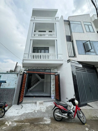 Nhà 3 lầu 1 sân thượng mặt tiền Lý Đạo Thành, Quận 8 - Chốn an cư lý tưởng