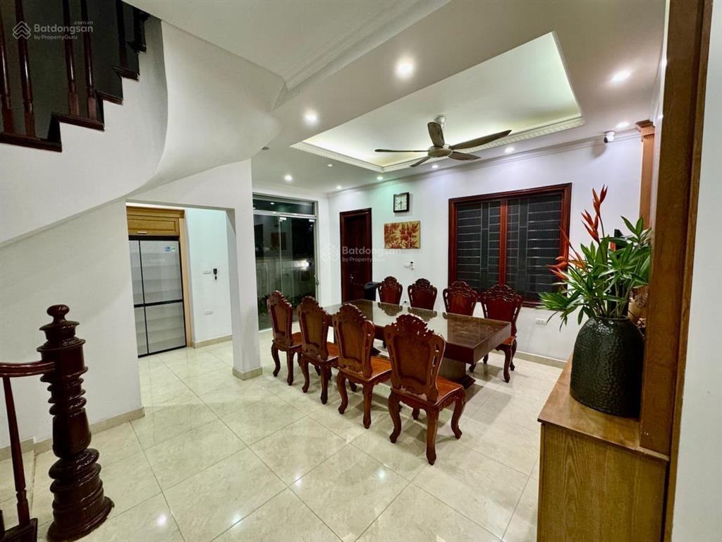 Bán nhà giáp ngoại giao đoàn, xuân la sát phố ôtô tránh kinh doanh 40m2 x 4 tầng. nhỉnh 9 tỷ
