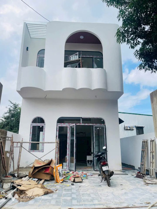 Nhà 2 tầng, đẹp đón gió đông, sân ô tô rộng rãi tại hẻm 451 Ymoan