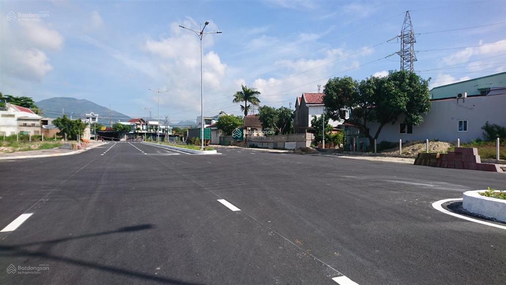 Bán đất mt đường d30 (30m) tuyến chính kết nối 23/10 với đại lộ võ nguyên giáp. sổ đỏ full thổ cư