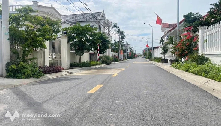 Đấu giá 1 tỷ, 100m2, ngang 5m, đường 11m vỉa hè tại Hữu Bằng, Kiến Thụy