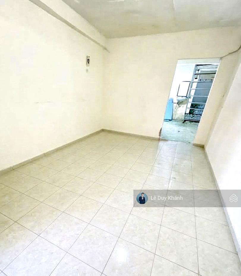 Siêu hiếm bán nhà 2 tầng, 38.4m2 mặt tiền kinh doanh bùi đình túy đường rộng 20m có lề