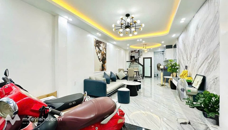 Nhà 2 tầng, gần Hồ Sen, nội thất đầy đủ, giá hấp dẫn