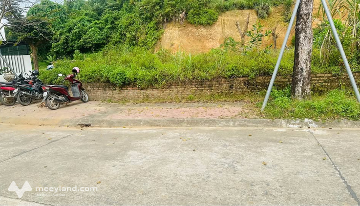 Bán 5 lô đất vuông vắn, vị trí đắc địa, sổ đỏ rõ ràng