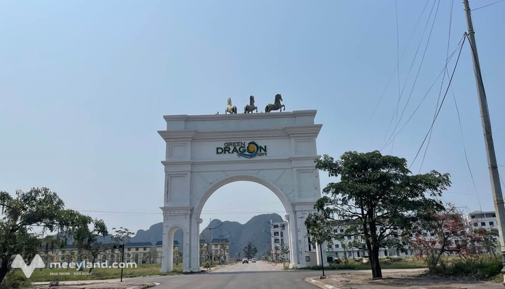 Đất Cẩm Phả, hướng Nam, sát biển, giá hời