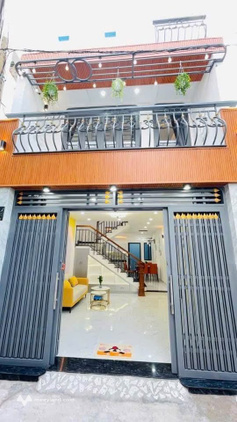 Nhà mới xây 2 tầng, 3 phòng ngủ, 2 toilet, gần chợ Tân Sơn Nhì, Tân Phú