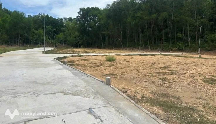 Đất vàng An Cựu, Huế, 120m2, ngang 5m, ô tô đỗ cửa, giá hời 830 triệu