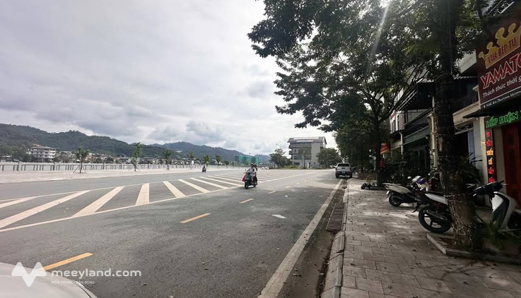 Nhà cấp 4, 99m2, mặt tiền 5m, đường An Dương Vương, giá tốt