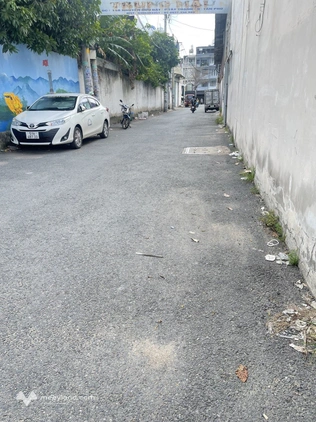 Nhà vuông vức 5m ngang, hẻm thông, 1 trệt, 1 lầu, chỉ 4,1 tỷ tại Tân Phú