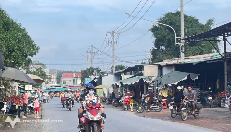 Nhà 2 phòng ngủ, mặt tiền kênh 5,5m x 37m, sổ riêng, giá tốt
