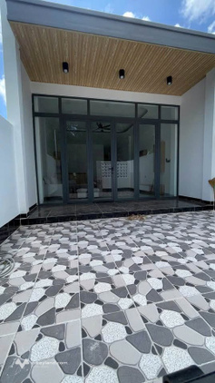 Nhà mới xây, hướng Đông Bắc, giá 1,65 tỷ, chủ đi Dubai, bán gấp