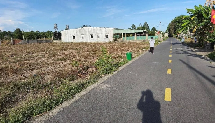 Bán đất 1.8 tỷ, 185m2, 60m2 thổ cư tại Phường Hắc Dịch, Phú Mỹ