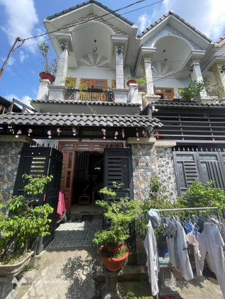 Nhà 3 phòng ngủ gần chợ Tân Long, giá tốt