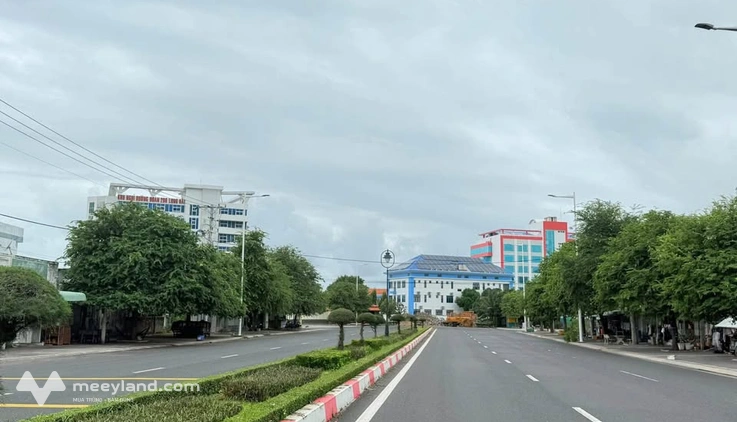 Bán đất 1040m2 mặt tiền đường Nguyễn Chí Thanh, Long Hải, Bà Rịa, Vũng Tàu, cách biển 100m