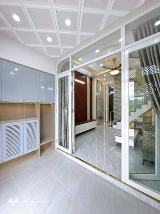 Nhà 1 trệt, 2 lầu, full nội thất, Trung Tâm Ninh Kiều, Cần Thơ