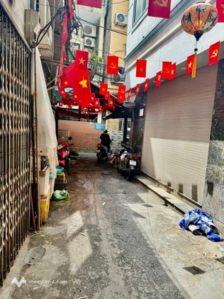Nhà mới đẹp Hai Bà Trưng, gần hồ Thanh Nhàn, sẵn nội thất, chốt nhanh