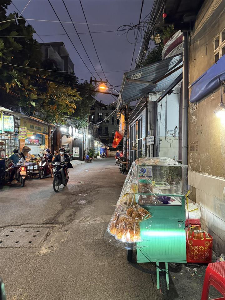 Rẻ hơn thị trường 20% góc 2 mt quang trung ngang 8.4m 190m2 đất tiện xây chdv, hoặc làm cafe