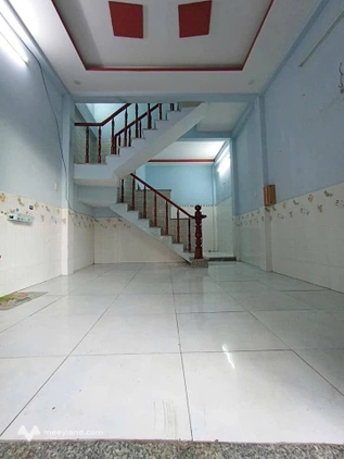 Nhà 1 trệt 1 lầu 2 phòng ngủ, hướng Tây, giá nhỉnh 1,3 tỷ