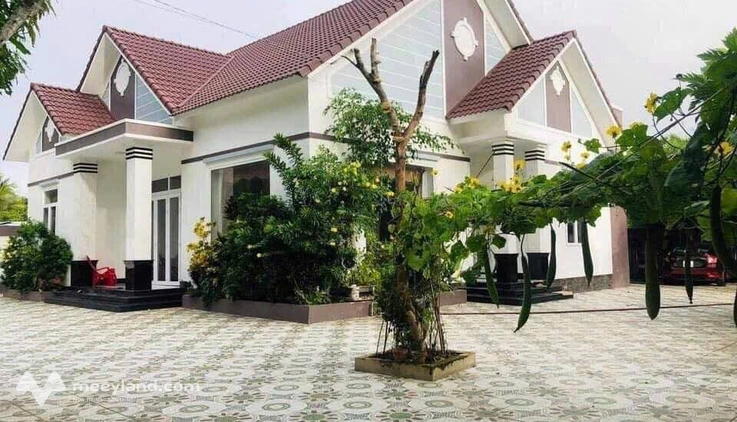 Nhà mái thái cổ kính cùng dãy trọ sinh lời tại Trảng Bàng, Tây Ninh