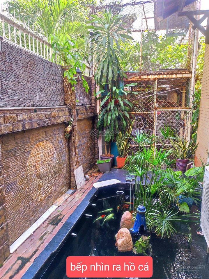 Biệt thự view sông giáp bình thạnh, mà nhà nhiều ô tô không nên bỏ lỡ đậu được 5 chiếc ô tô