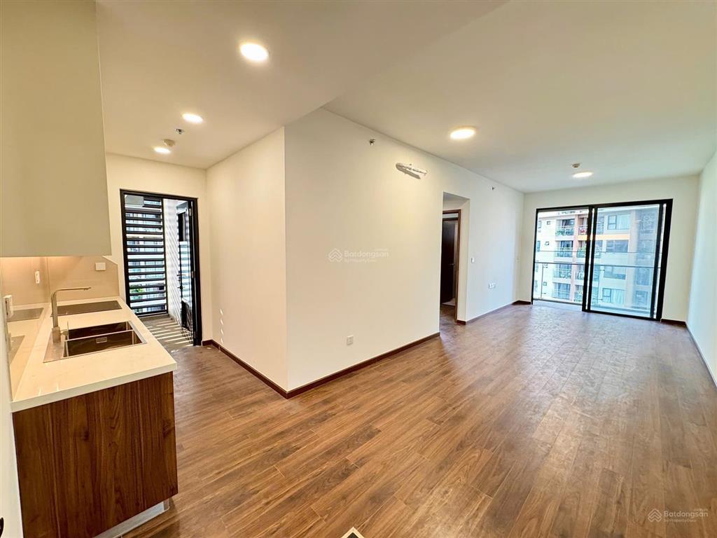 Bán căn góc 80m2 block neo, hướng đông nam mát mẻ. giá 4.6 tỷ, sổ hồng sẵn, hỗ trợ vay ngân hàng