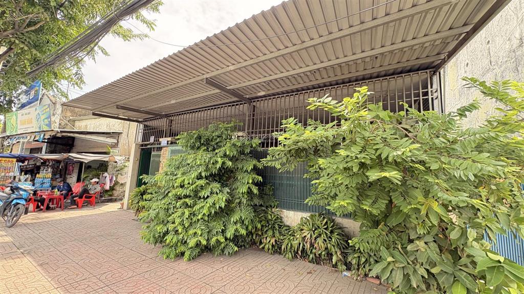 Mặt tiền ql1a, ngay công viên phần mềm quang trung, ngang 10m, 192m², hơn 11 tỷ