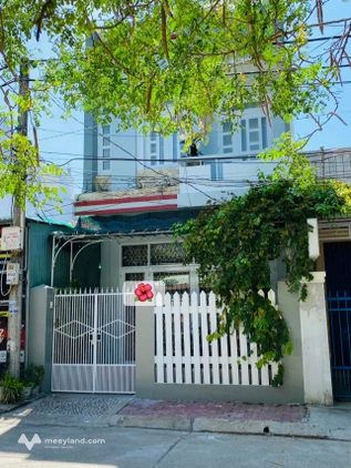 Nhà 100m2 2 mê 1 tum, mặt tiền 8m, giá 4.5 tỷ tại Phường 7, Tuy Hòa