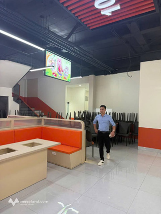Nhà hàng xịn xò phố Soi Tiền, chỉ việc hốt bạc