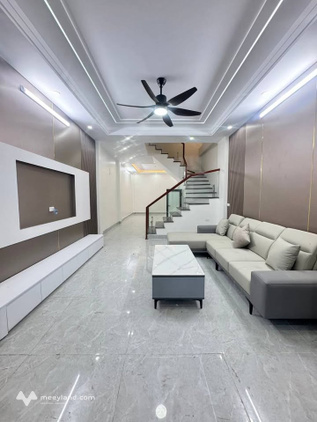Nhà 3 tầng xây mới, trung tâm Nam Định, giá mềm