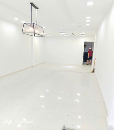 Bán nhà mặt tiền kinh doanh đỉnh Lê Văn Sỹ, phường 14, Phú Nhuận, 50m2, 2 tầng, giá rẻ