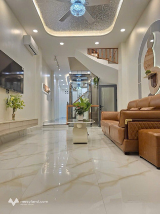 Nhà 4 tầng, thang máy Lê Văn Sỹ, 5 phòng ngủ, sân thượng, sổ 61m2, giá hời như mơ