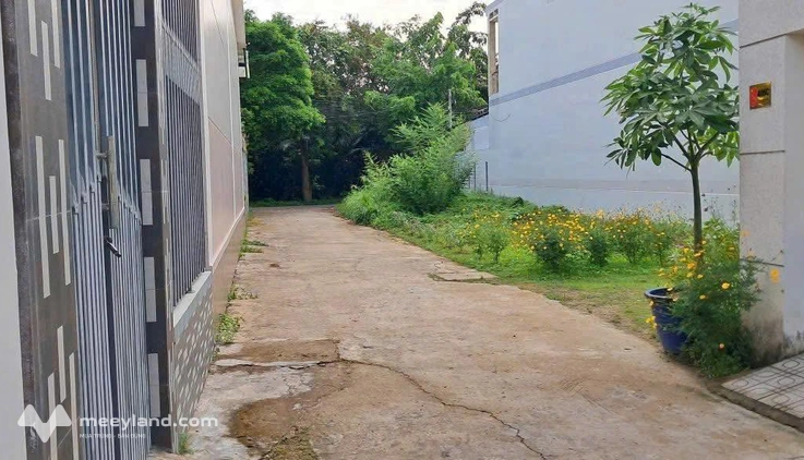 Nhà 2 tầng 2 ngủ 86m2 ở Bến Tre - Giá rẻ như cho, sổ đỏ sang tên trong một nốt nhạc