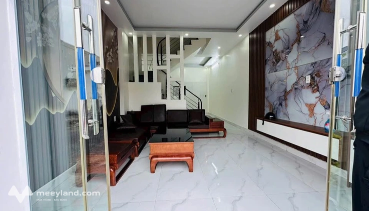 Nhà 3 tầng mặt đường nhựa Phúc Hải, 40m2, giá 2 tỷ