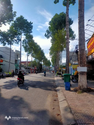 Nhà mặt tiền Phạm Hữu Lầu, kinh doanh bạt ngàn, giá hời cho người nhanh tay