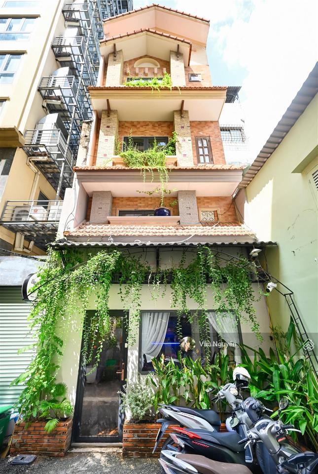 Bán chdv hàm nghi cách chợ bến thành 500m quận 1, 4.5x17m 5 tầng 9p hđt 660 triệu/năm