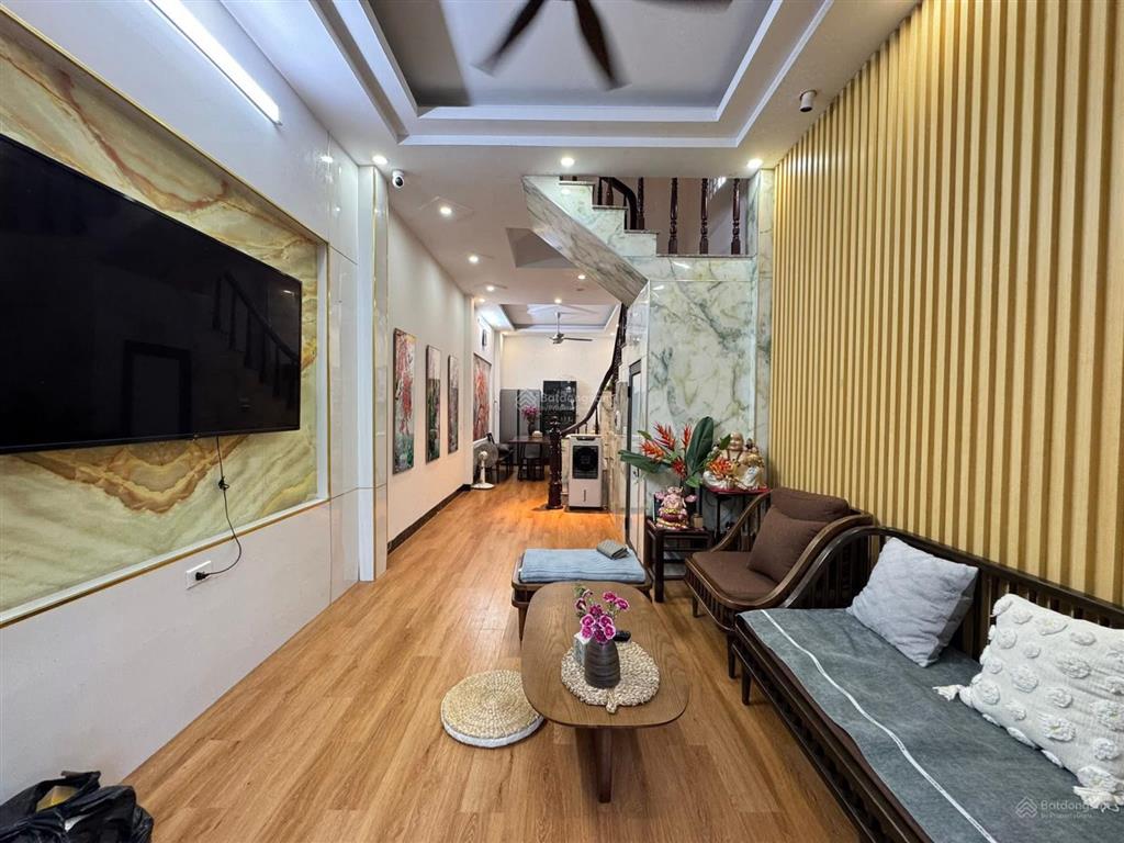 Minh khai mai động, lô góc, cách ô tô vài bước chân, dân xây 32m2 sổ đẹp, giá 5,9 tỷ