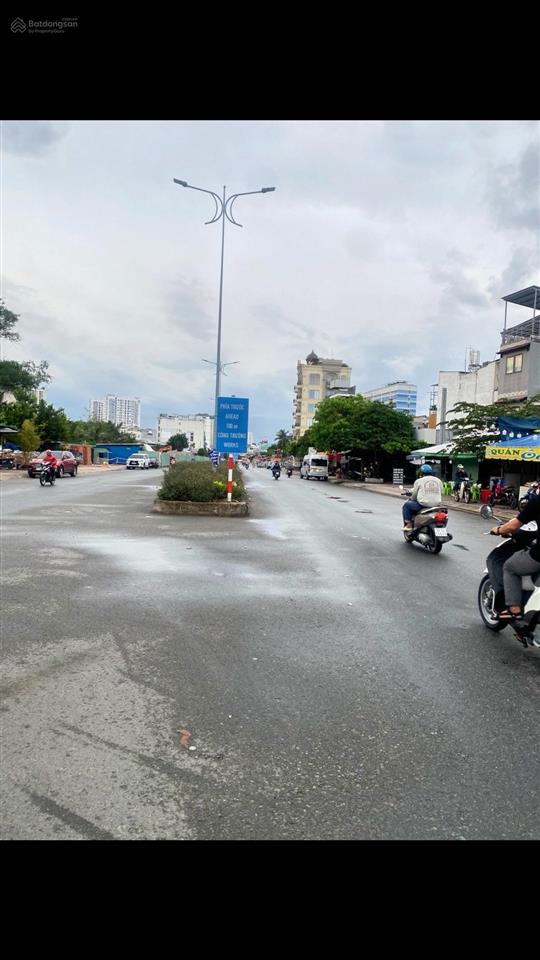 Q7 siêu phẩm mt hoàng trọng mậu quỹ đất lớn ngang 20m nở hậu 26m