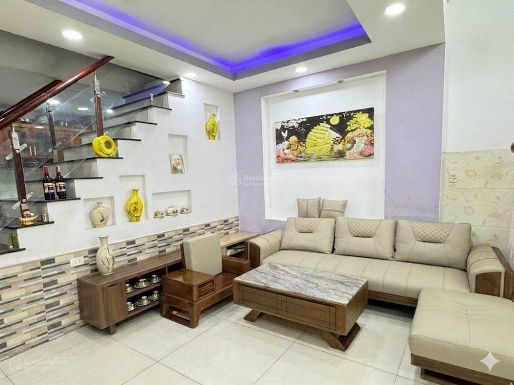 Gấp giảm 2,5 tỷ. chỉ 5,4 tỷ nhanh còn kịp hxh thông. nhà mới 3 tầng. khuông việt. dt 5 x 14m
