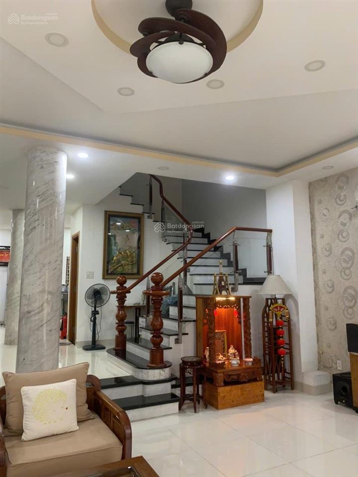 Bán gấp nhà phố đối diện chung cư kdc conic 13b. diện tích 7x20m 1tr 3lầu, giá 11,5tỷ